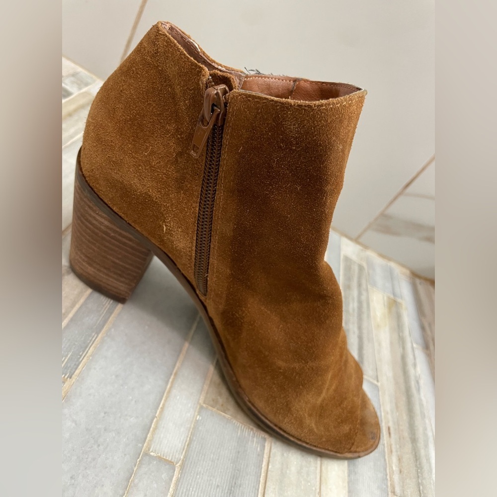 Lucky Brand peep-toe booties with cutouts in brown tan suede size 8 - Picture 11 of 15